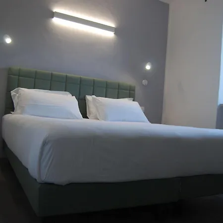 Aurora Hotel 2*